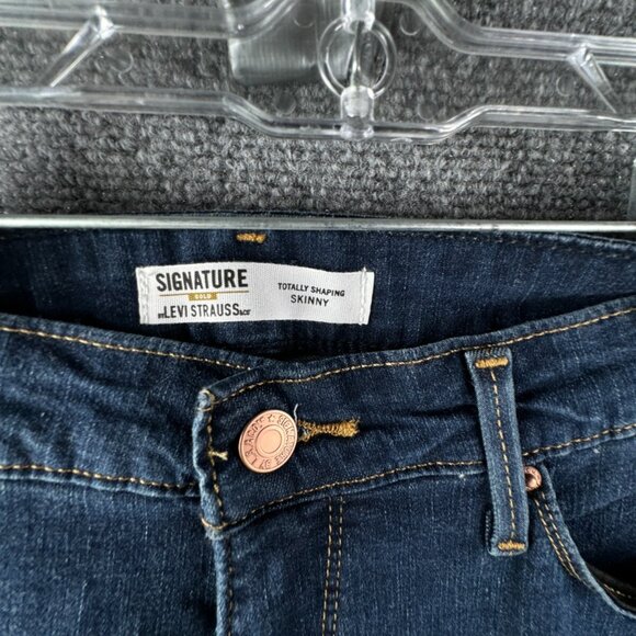 NWT Levi’s Women’s 18W 34x32 Denim Jeans Totally Shaping Skinny Tapered Pants - Picture 8 of 11